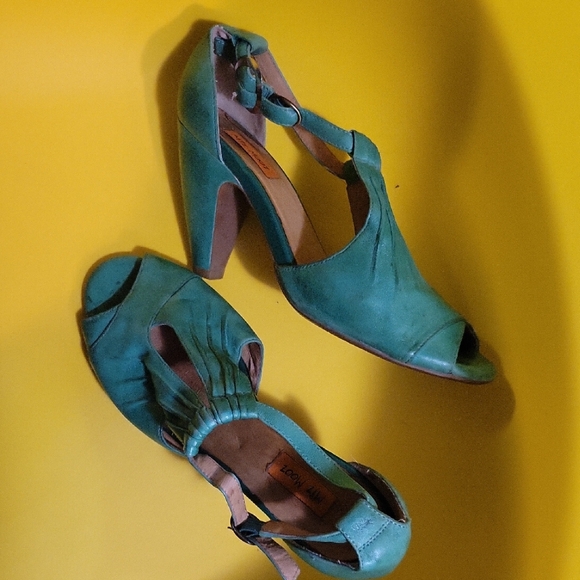 Elegant Green Heels Miz Mooz - Picture 2 of 5